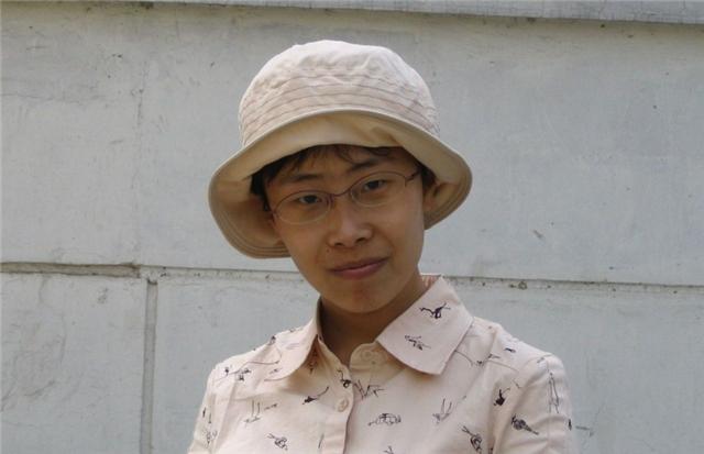 #蒙曼#才女蒙曼：32岁走红百家讲坛，45岁还未婚，父母为其买房苦苦征婚