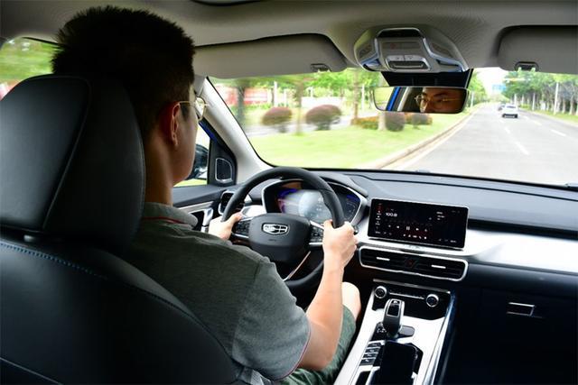 「吉利」这款国产SUV的油耗实测曝光，滴滴代步更喜欢吉利旗下的这款SUV