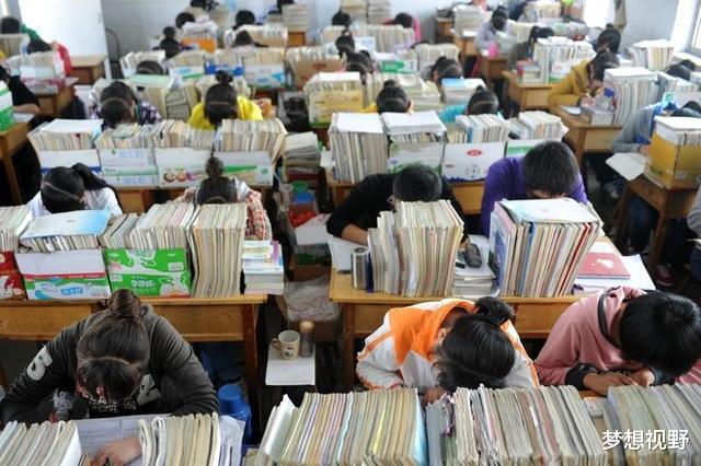 「仝卓」中戏“戏精”仝卓高考舞弊，回应曾改档案，再现教育问题