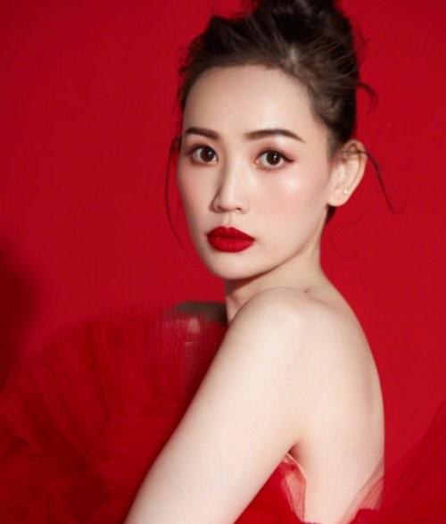 马蓉正式出道!写真照片被说像天后王菲,马蓉回复很直接