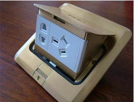 「」新房装修时到底要不要装地插？20年电工老师傅的一句话我肠子都悔青！