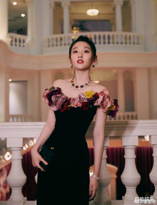 唐艺昕|唐艺昕产后复出综艺首秀，身着古装仙气飘飘，依旧少女感十足