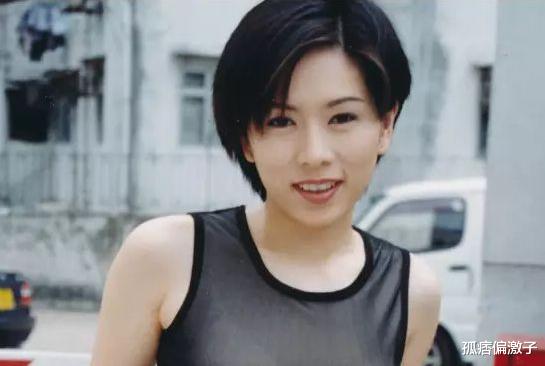 『周星驰』周星驰不婚原因浮出水面,答案就“藏”在他一直不愿摘的帽子里