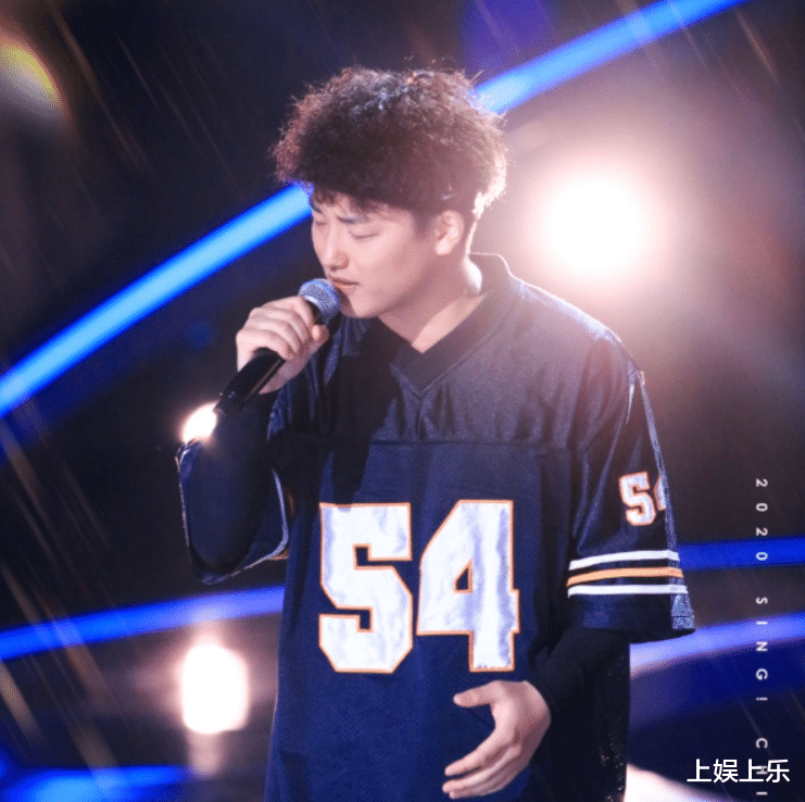 好声音|《好声音》首播告捷，却迎来史上最多差评，导师抢人令人尴尬