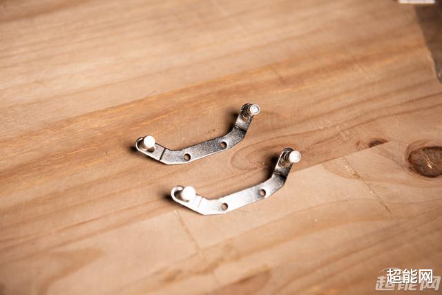 散热器|Tt飓风散热器图赏：传承颜值的下压式散热