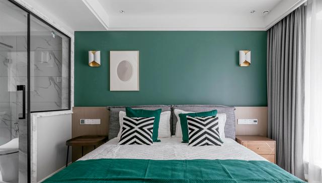 老年小妙招|她家140㎡，客厅坚持用绿色上墙，客厅不挂电视机，有颜值有收纳