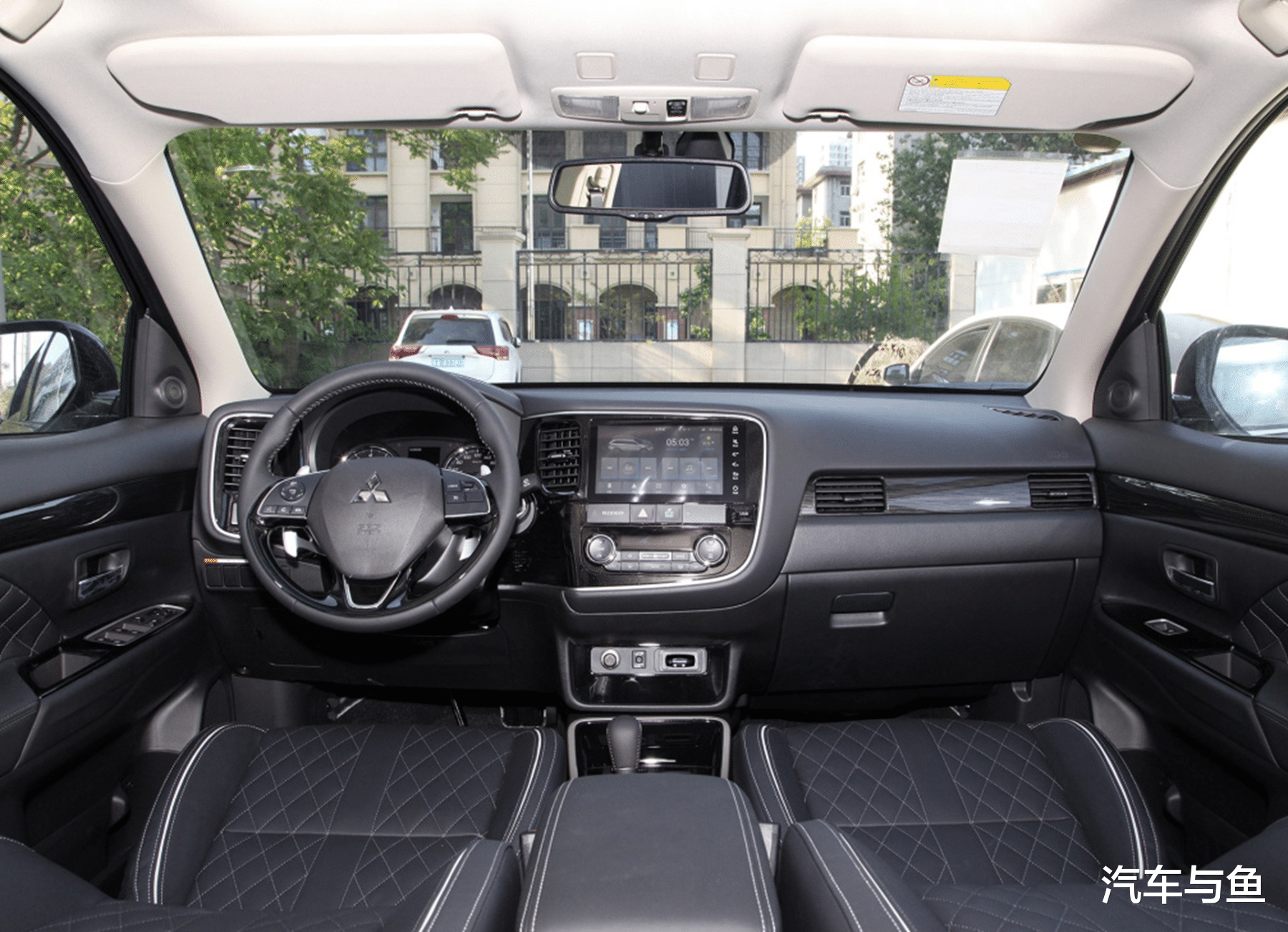 7座SUV|“良心”三菱7座SUV，质量不输丰田，跌至14万可惜无人识？