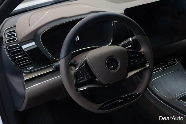 「比亚迪汉」静态体验比亚迪汉EV，多项“黑科技”加持，零百加速3.9秒