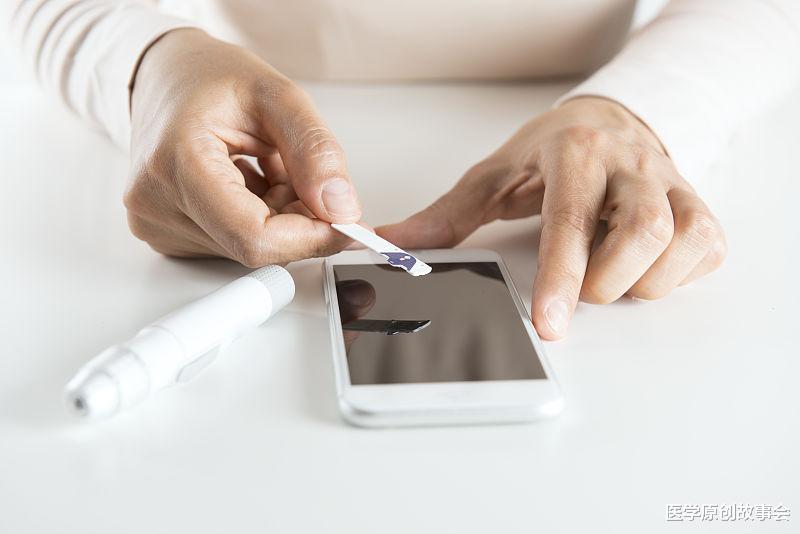 「糖尿病」糖尿病总是静悄悄的，医生忠告，晚上坚持两多两少，血糖才会更好