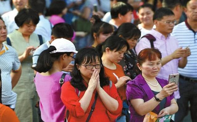 []每年高考前夕，为什么避孕药的销量会猛增？班主任含泪讲出实情！