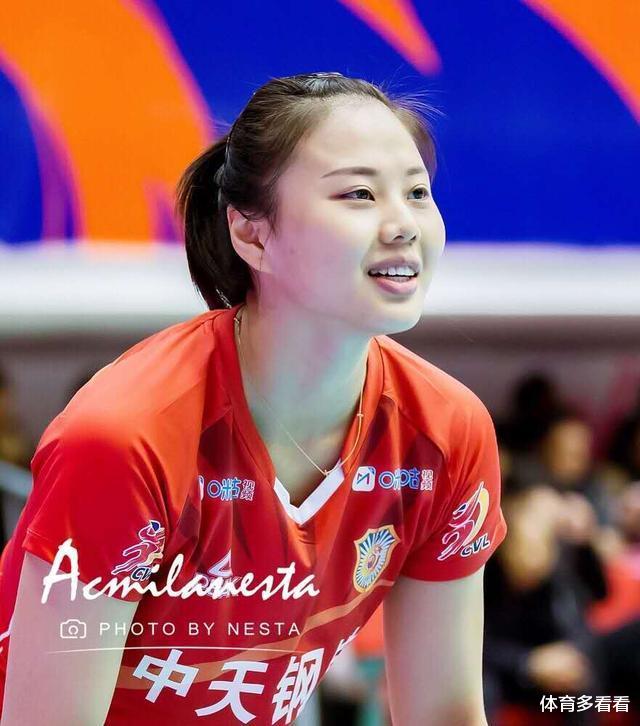 龚翔宇|龚翔宇训练照,一字马趴在地上,领口太低,摄影师太无耻!