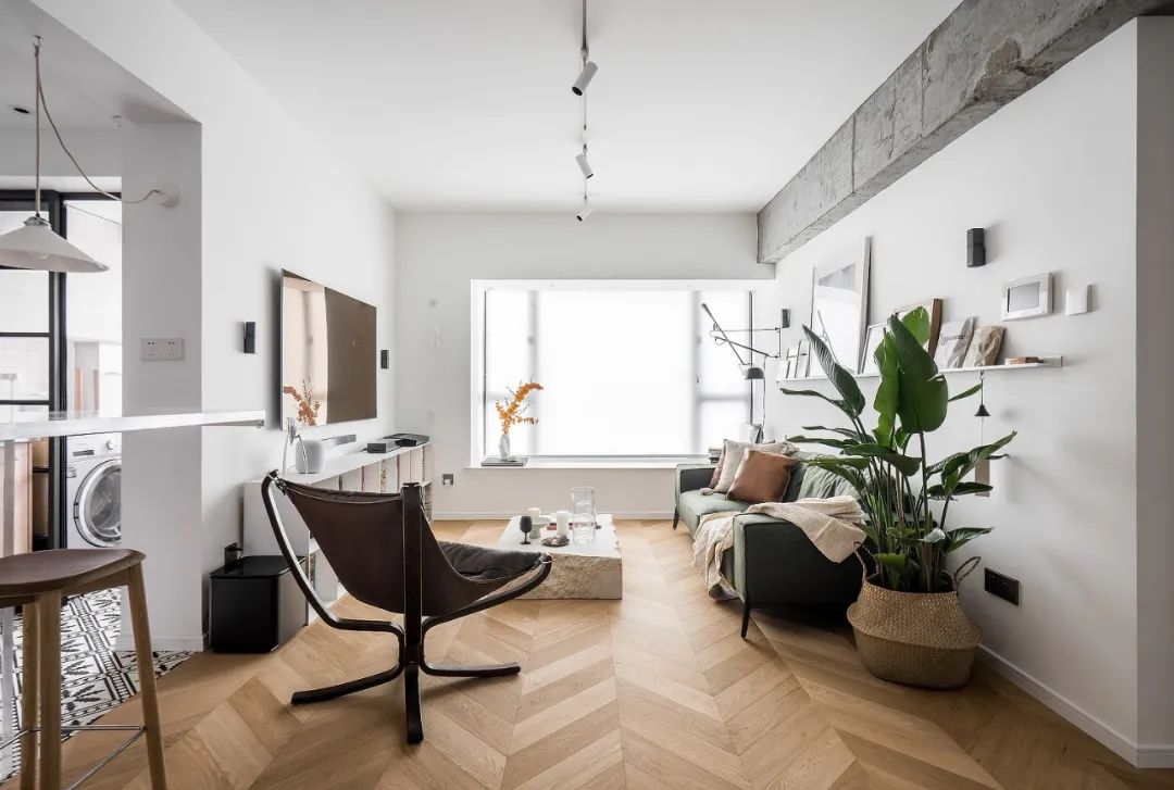 『』客厅不带阳台，窗户这样设计，生活精致舒适