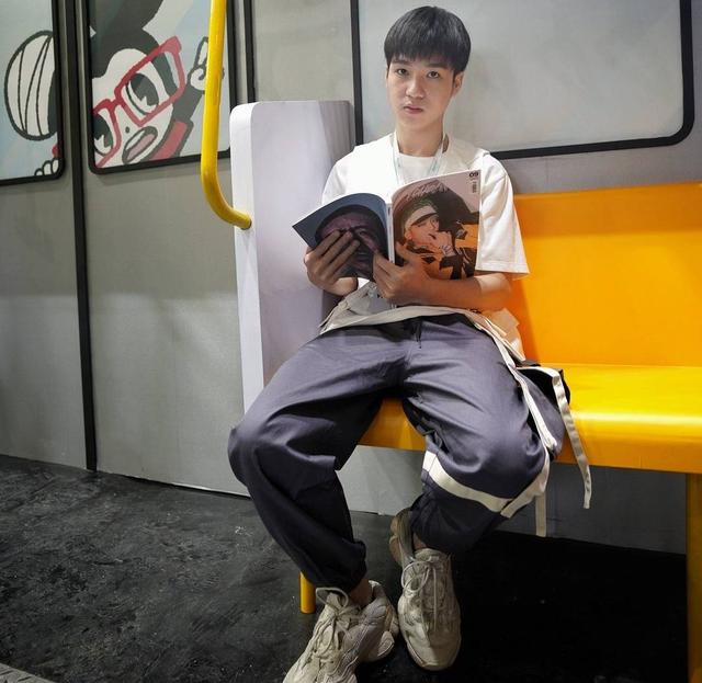 letme|Letme女友露脸直播！二人夫妻相羡煞旁人，粉丝：太太团颜值担当！