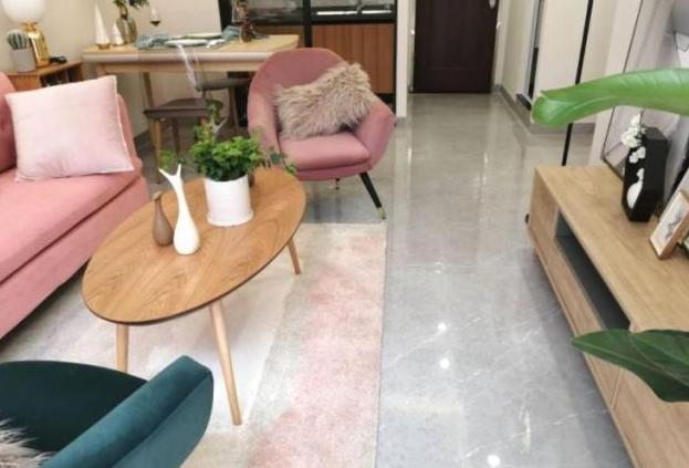 |60平米新房硬装5万，装修布置很温馨，小房子也住出豪宅效果