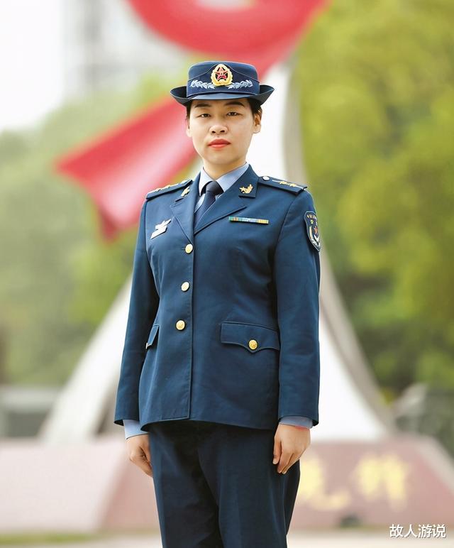 故人游说|98年抗洪抢险,战士高建成牺牲后,女儿继承父亲遗志做起中国兵