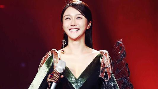 陈冰|瞒着丈夫参加好声音，成名后弃夫离婚，如今没人气活成这样！