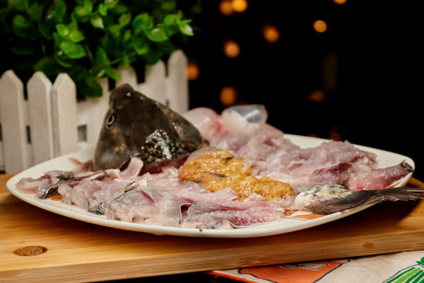 烤鱼|医生告诫：3种鱼要少吃，或许会“唤醒”癌细胞，需要远离