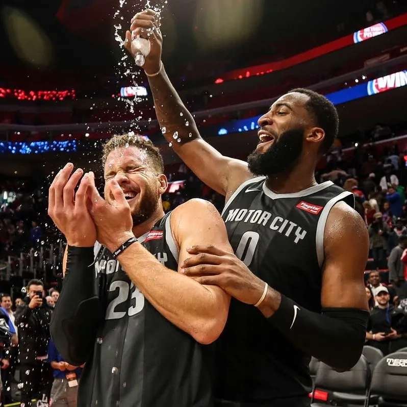 【布雷克·格里芬】赛季报销的状元终于现身了！消失三个月，他却变回了白魔兽