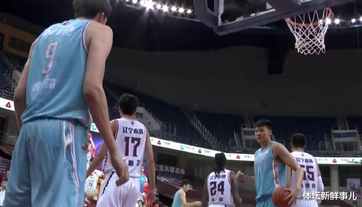 新疆男篮|输球又输人!辽篮119-113新疆,苏群曝内情,郭艾伦引热议,谁注意周琦举动
