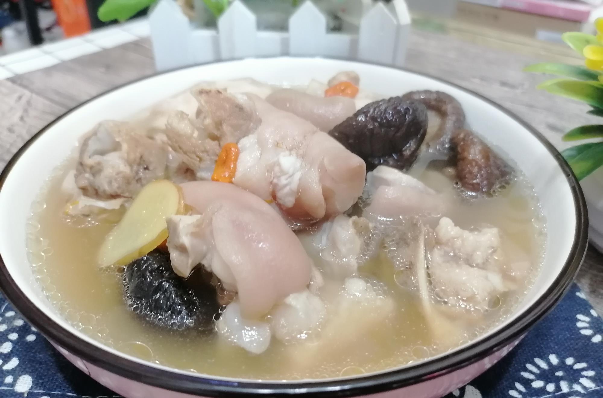 猪蹄|三伏天，三天两头买个它，35块钱1斤，再贵也要吃，常吃皮肤好！