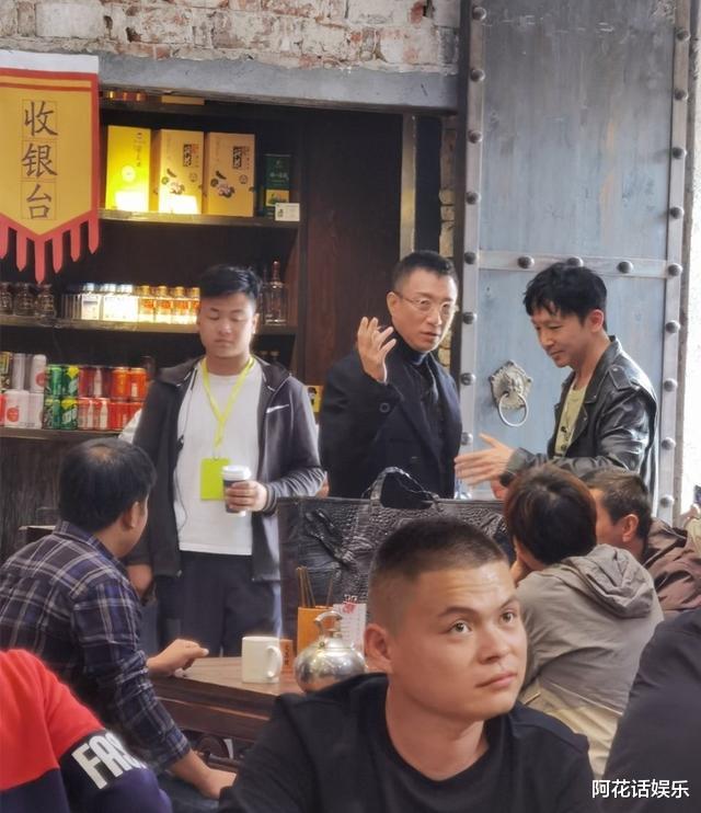 孙红雷|时隔《潜伏》11年,孙红雷新剧再次上演“眼镜杀”,路透大佬既视感!