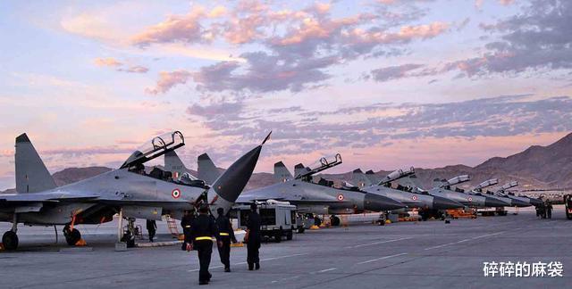 「印度」印度前线机场拉响警报，大批飞行员取消休假，俄卫星发现核战前兆