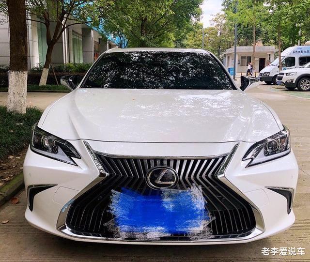[丰田凯美瑞]24万入手凯美瑞，再开朋友落地34万的ES200，车主：要疯了！