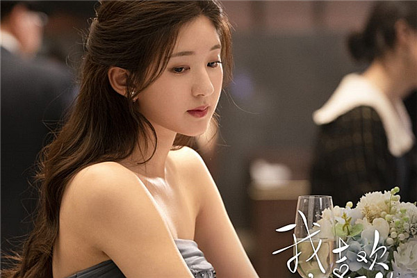 赵露思|《我喜欢你》刚收官，赵露思又一甜宠剧来袭，男主是偶像出身的他