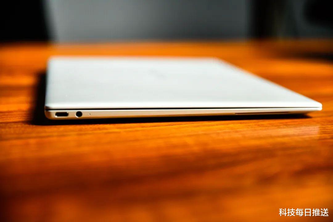 华为|1KG重量，A4纸大小的移动办公体验