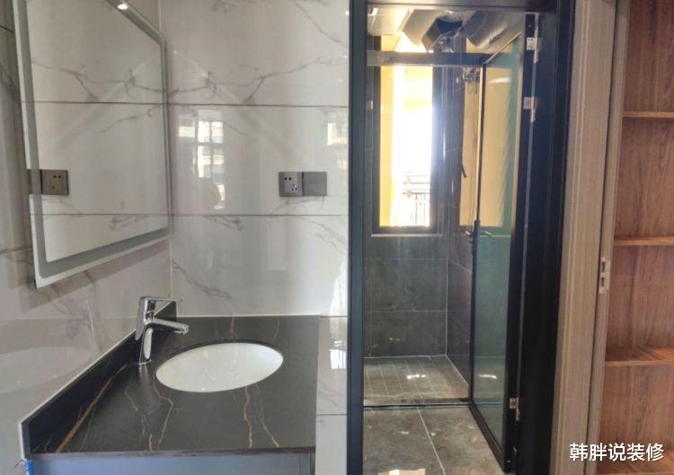 【】80㎡现代风格两居室，全屋贴瓷砖非常干净有气质，电视墙真好看