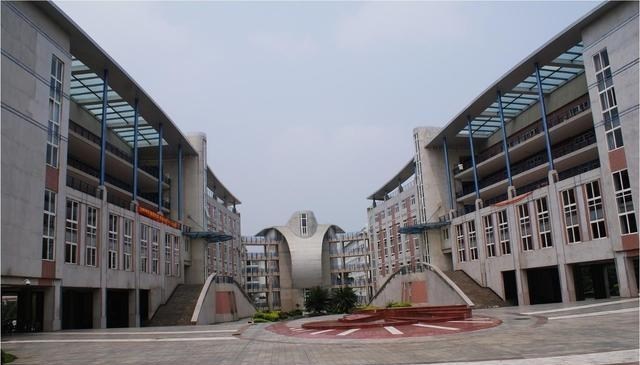 大学|这所大学出了华为高管，电子信息相关专业很牛，家长还不知道