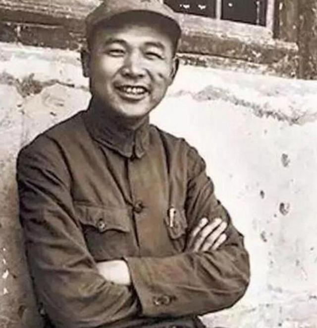 高岗|最被人遗忘的副主席，彭德怀林彪都曾说过：他的功劳比每个人都大