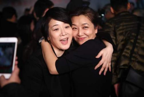 『陈小艺』52岁陈小艺晚节难保？丈夫刘惠宁被从头“绿”到脚，依旧不离婚