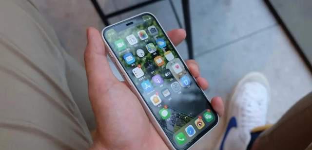 iphone12|为什么大部分用户还是会选择iPhone12，而不是华为Mate40Pro？