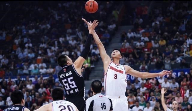 『广东男篮』朱芳雨没看错人！广东新签小将被评五星高中生，或能撑起球队内线