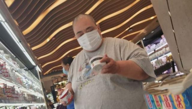 赌王@曝赌王将与长女同葬于家族墓园, 生前意志强大, 何超琼一度否认病危