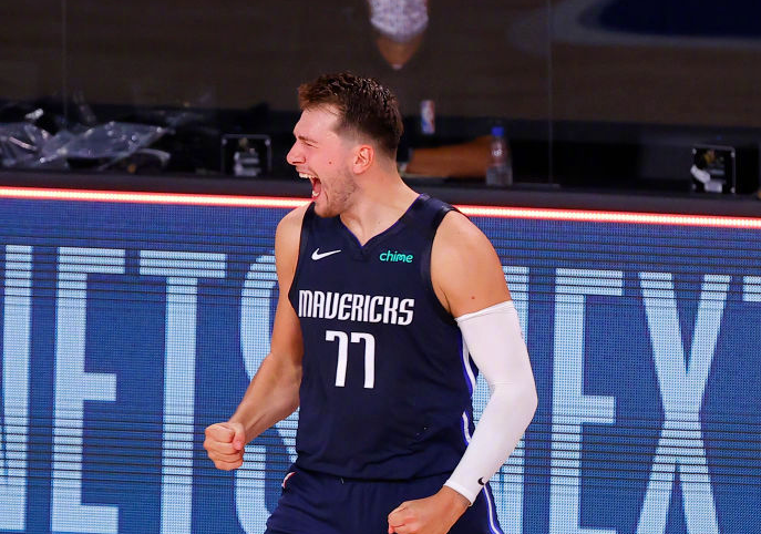 绝杀|东契奇压哨绝杀引众星盛赞！詹姆斯韦德祝贺，库里：太荒谬了