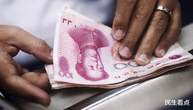 移动支付|使用现金频频被拒，女子怒了：没手机就不能消费？