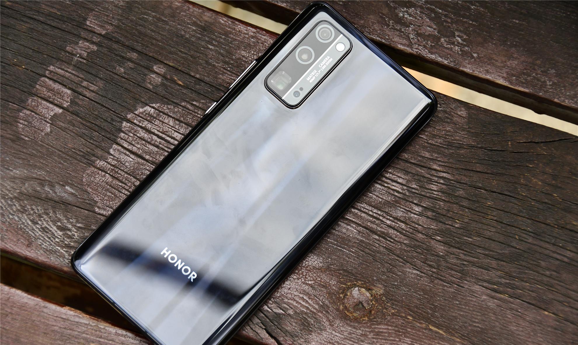 「5G」从3999跌至3385，麒麟990 5G+超曲OLED屏，上个月刚上市