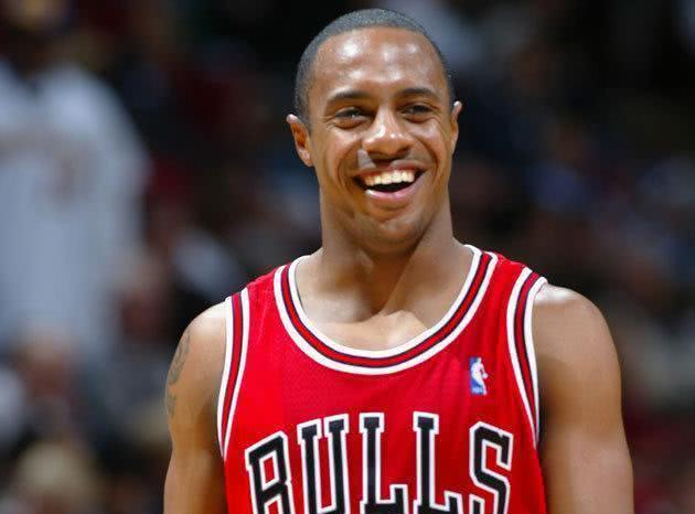 勒布朗·詹姆斯▲老詹小卡有何差别？02年榜眼直言：一个现役最强，一个仅有大心脏