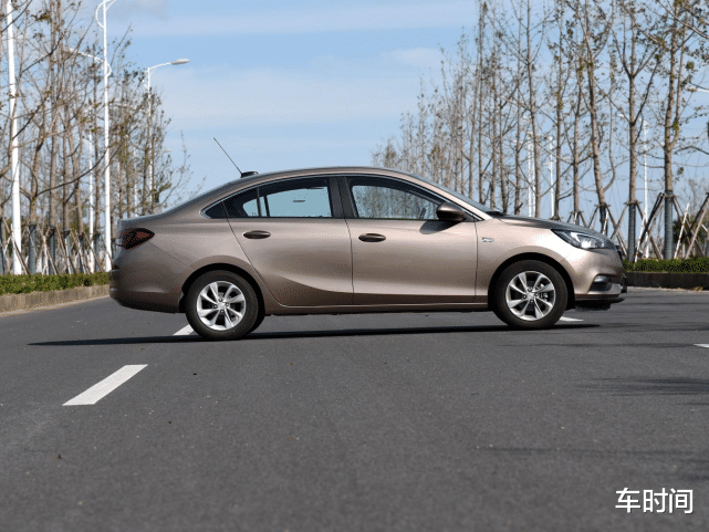 本田飞度|又一合资车卖出“白菜价”!从8.39万跌至5.45万,果断放弃飞度