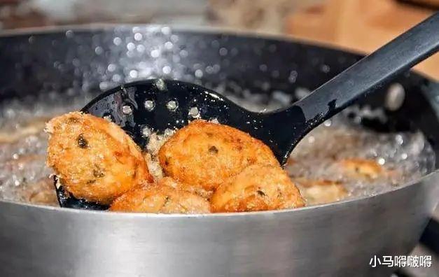 肺癌▲53岁男子，查出肺癌，不吸烟，却常做2件事，同样把肺伤透了