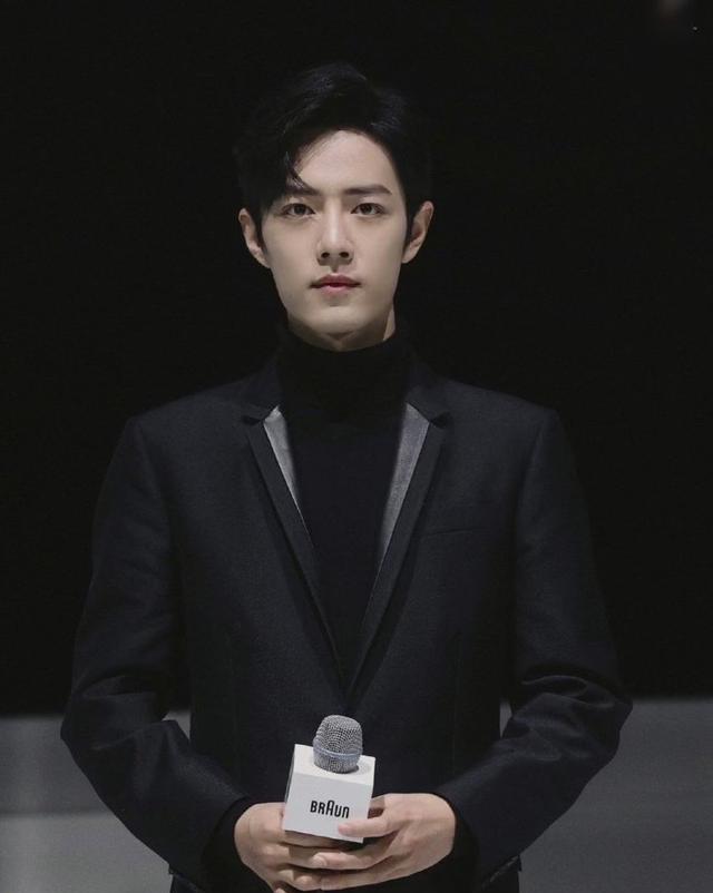 肖战|知名影评人公开为肖战鸣不平，怒斥恶意刷低星行为，还喊话官方