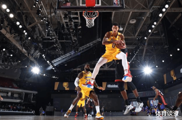 湖人队|7中1！湖人大胜他却难高兴，“第三巨头”只剩3分，大合同被打没了