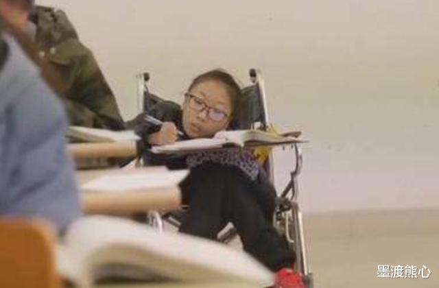 故人游说|励志! \"中国霍金\"徐瑞阳: 医生说她活不过4岁, 却坐着轮椅考进名校