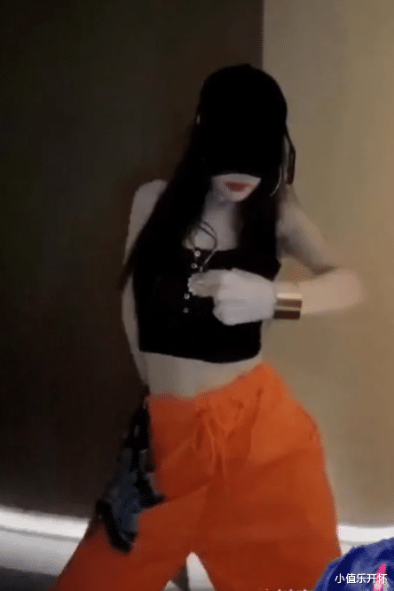 贾乃亮|见面就搂腰拥抱，贾乃亮王珞丹恋爱了？网友：都是单身有何不妥