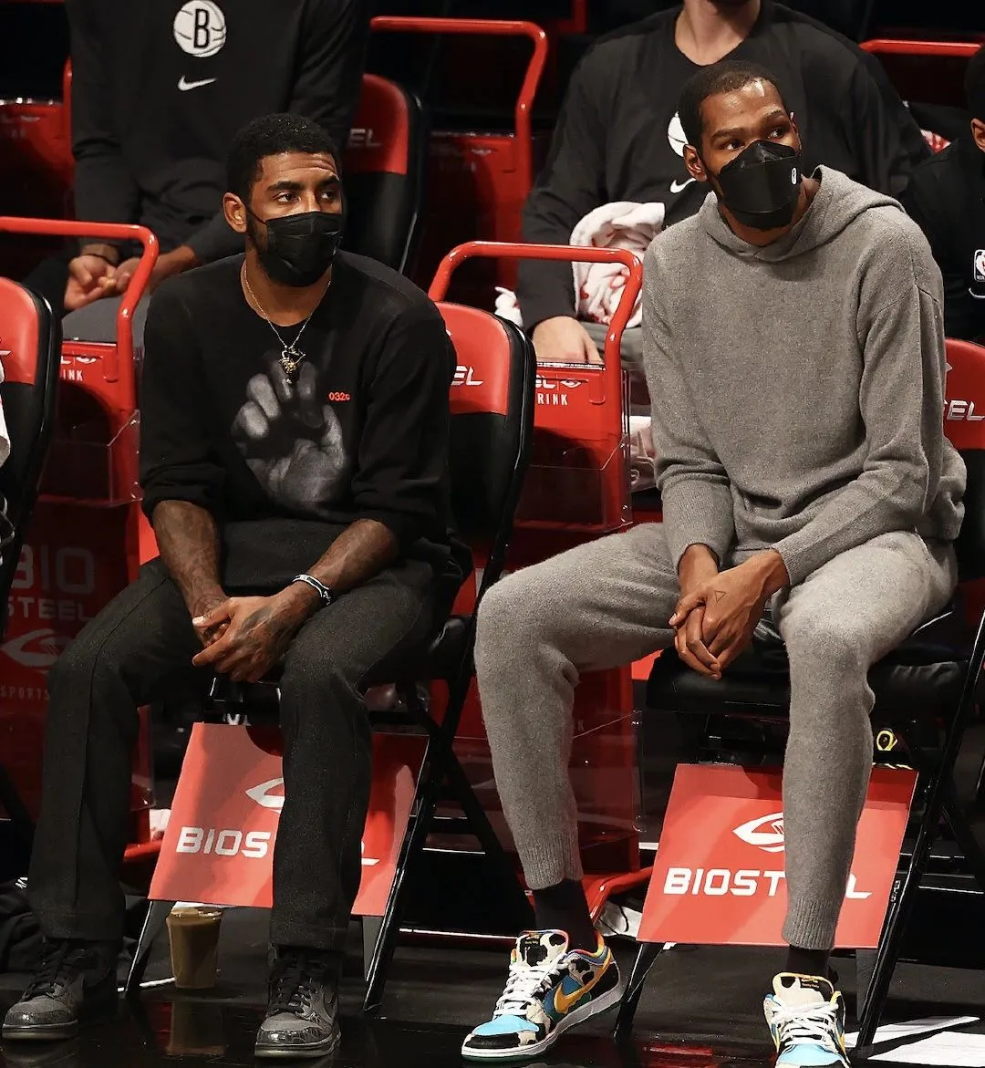 凯里·欧文|突发！比赛到一半有人确诊！所有人都被隔离，欧文却直接失联......