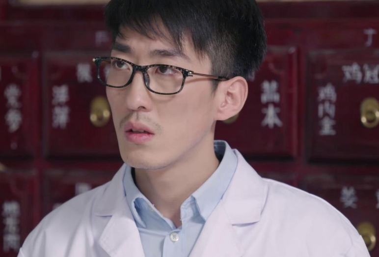 彭禺厶▲网络电影的王者？彭禺厶每年新电影就没断过