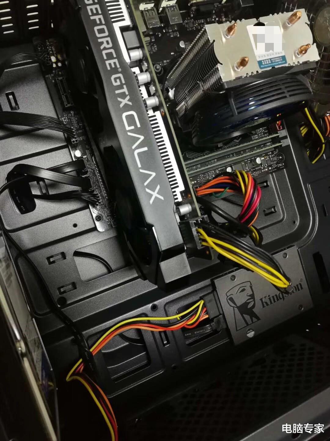 『』新组装的电脑就要求退货，说出退货原因后店家直接撵人滚蛋！