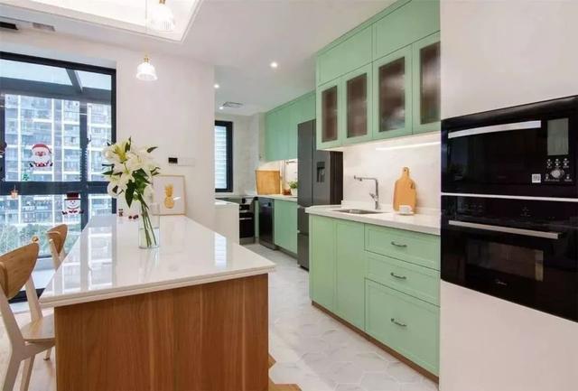 |客厅没有沙发，舍弃了电视墙，看了他的89㎡家，后悔自己装修早了